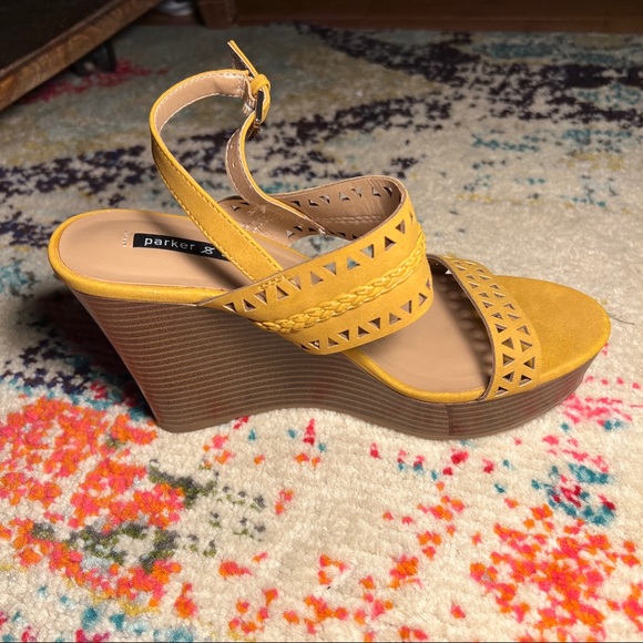 3/$30 🌻 Parker & Sky Mustard Yellow Laser Cut Wedges / Sandals, Size 6 - Picture 7 of 9